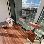 Tomas Apartment-free Garage Parking-o2 Arena-prague شقة